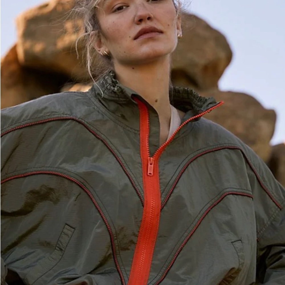 FREE PEOPLE-Movement - Starting Lineup Windbreaker - Picture 3 of 7